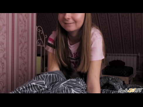 ❤️ Blondie BFF-ya xwe bi kûr dimije û di devê xwe de diqelişe ☑ Vîdyoyê qijkî li ku.sex78.ru